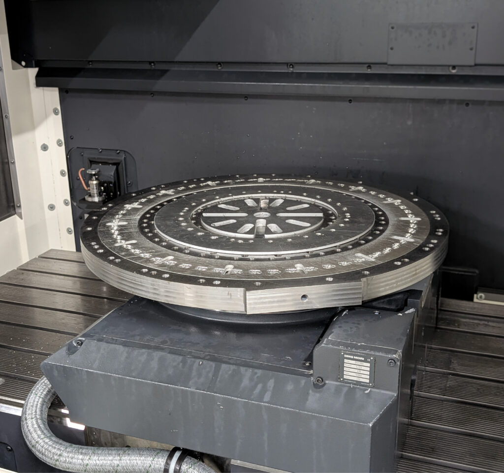 Circular CNC machine platform for high-precision machining